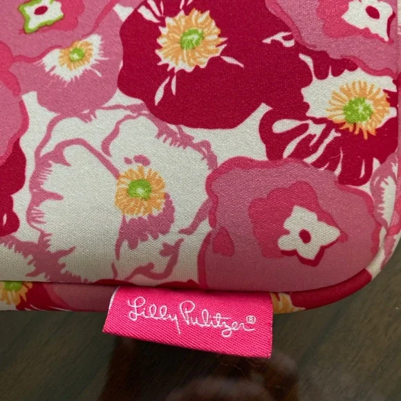 Lilly Pulitzer Neoprene Tech Sleeve in Scarlet Begonia - Picture 3 of 4